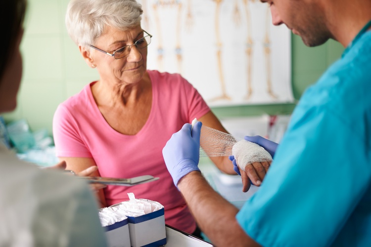 senior woman receiving expert wound care at a nursing home in Shreveport, LA